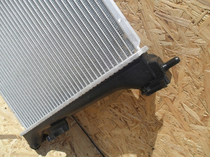 фото №10, Hyundai i20 pb 2008 2009 2010 2011 радіаторів води