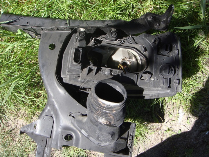 фото №5, Vw transporter t5 7h0805598 передняя панель усилитель лобовое лампы перед