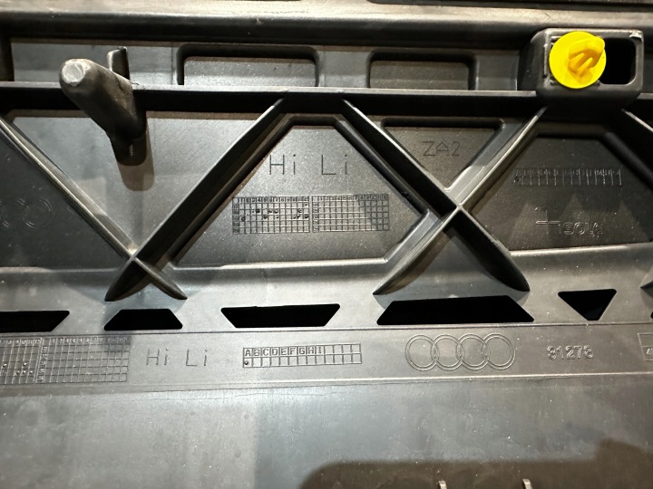 фото №10, Audi rsq8 q8 накладка молдинг панель двері lh 4m8853969d 4m8853059e
