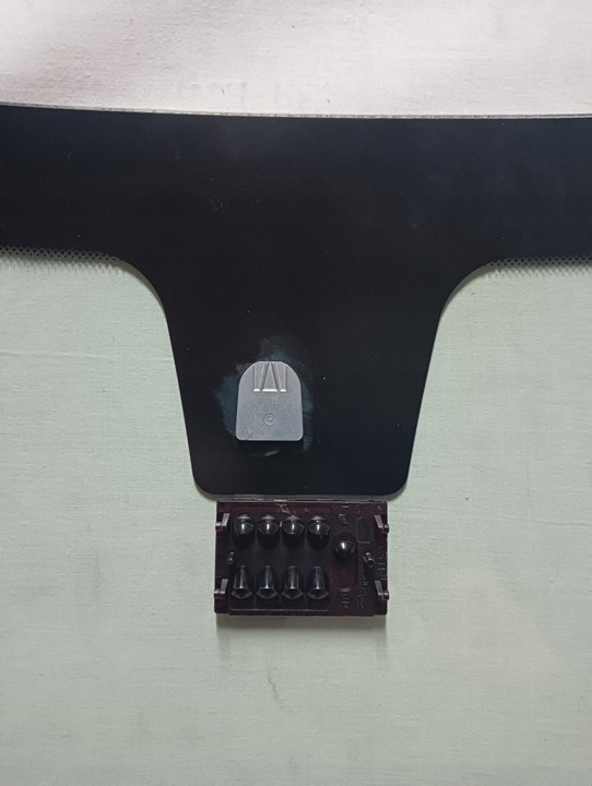 фото №3, Стекло передняя chrysler 300c 2004-10 датчик