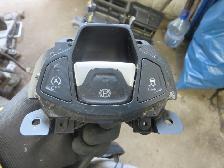 фото №1, Jeep renegade панель кнопка тормоза ручного 07356365590 x