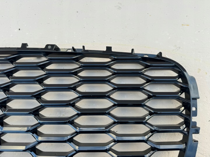 фото №9, Jaguar xe r dynamic 19-24r центральная решётка бампера перед передний lx73-8b271