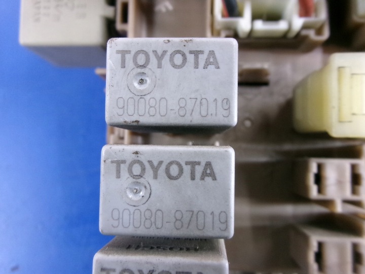 фото №6, Toyota corolla e12 1.6 коробка запобіжників 82641-02050