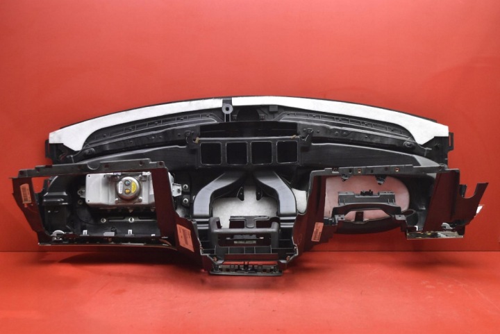 фото №9, Торпедо раздаточная консоль подушка eu p01339009bl jeep grand cherokee iv wk2