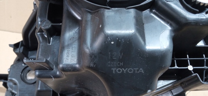 фото №13, Toyota yaris iv 4 19- лампа фара праві перед лінза koito k0-6 eu