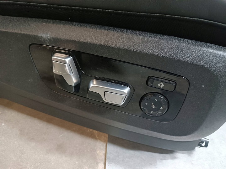 фото №14, Сиденья диван обшивки туннель bmw x5m g05 f95