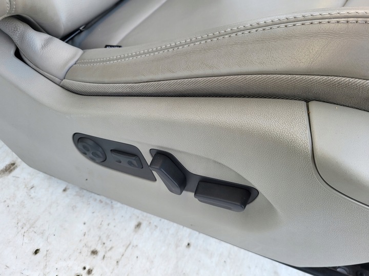 фото №8, Сиденья диван обшивки kpl citroen c5 iii x7 sedan