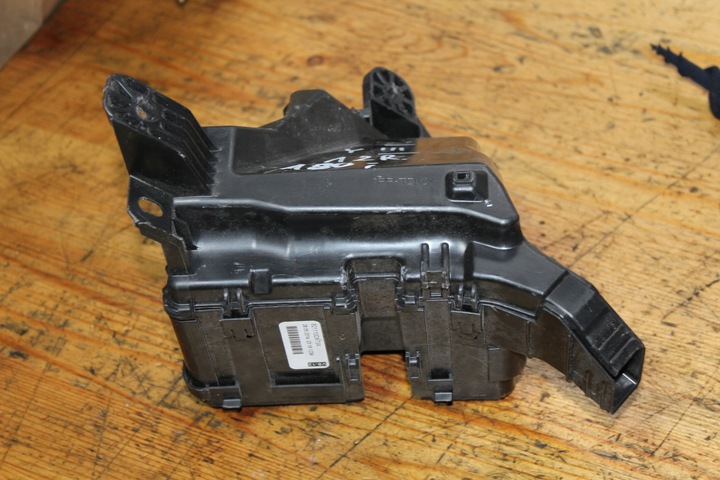 фото №5, Коробка корпус предохранителей toyota yaris iii 82111-0dx31 12r