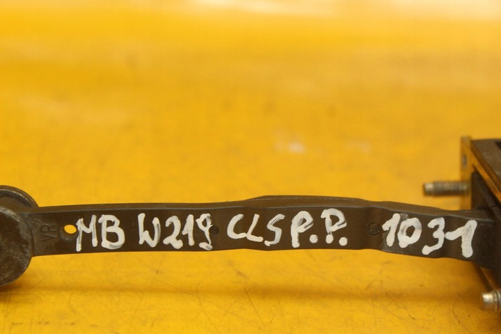 фото №8, Обмежувач двері праві перед mercedes w219 cls a2197200016