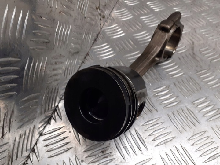 фото №3, Поршень з шатуном vw golf v 2.0 tdi 81l97a8