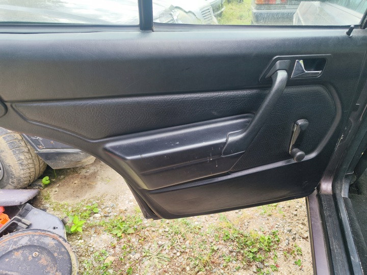 фото №9, Mercedes w201 190 обшивки обивка дверь перед зад