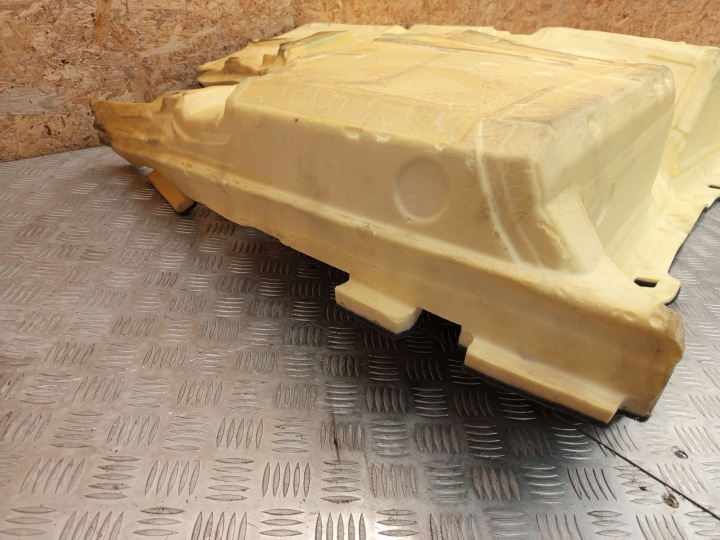 фото №12, Bmw (oem) 7483082 3' g20 g21 покрытие напольная чёрная ковёр задняя зад