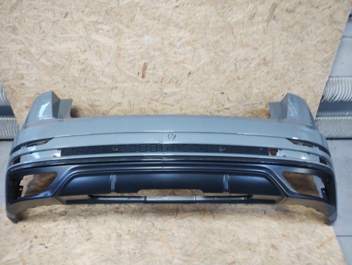 фото №1, Audi q8 s-line 4m8 бампер зад задній d1