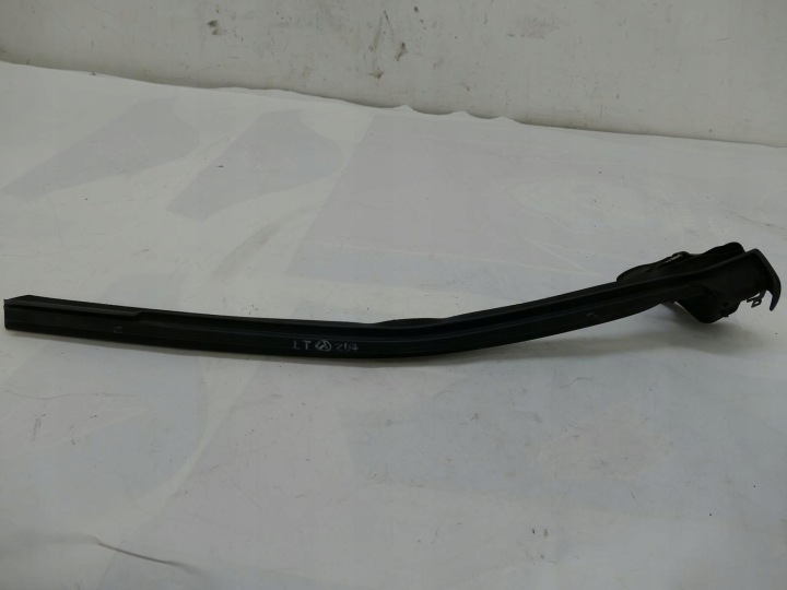 фото №11, Mercedes w207 a207 cabrio уплотнитель стёкла l.t.