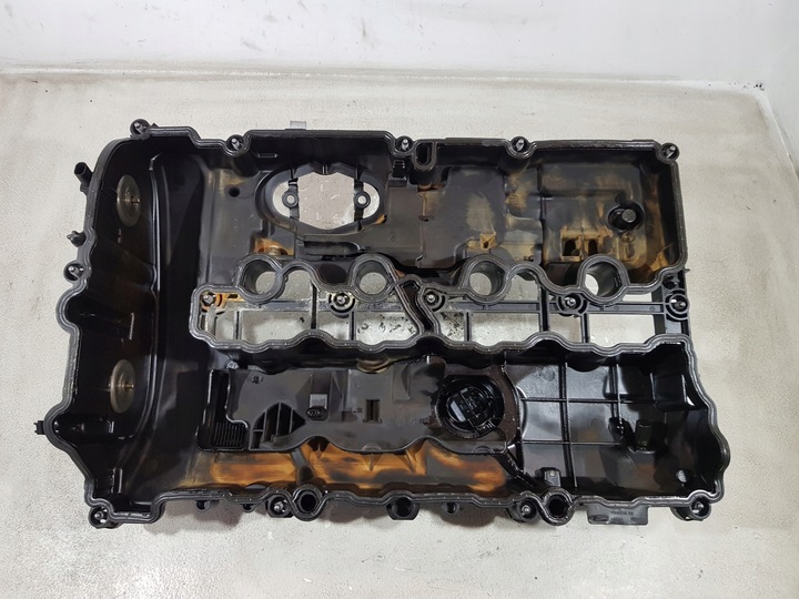 фото №7, Крышка клапанов 70557891 bmw f33 f36 g20 g21 2.0b b48b20b