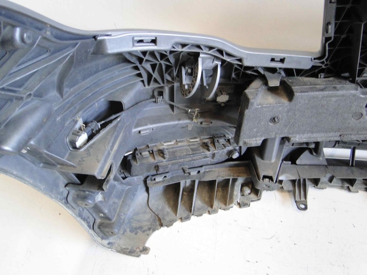 фото №13, Mercedes glk x204 204 рестайлінг бампер переднє na датчики pts i розпилювачі