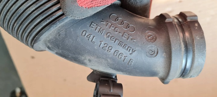 фото №5, A4 b9 8w шланг труба воздуха 2.0 tdi 04l129661b a5 8w