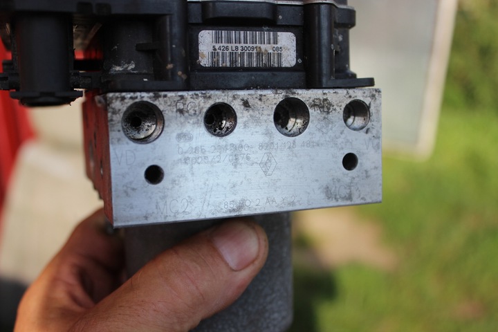 фото №6, Clio iii рестайлинг 09-12 r - насос abs 8201128481 0265950377 0265234800