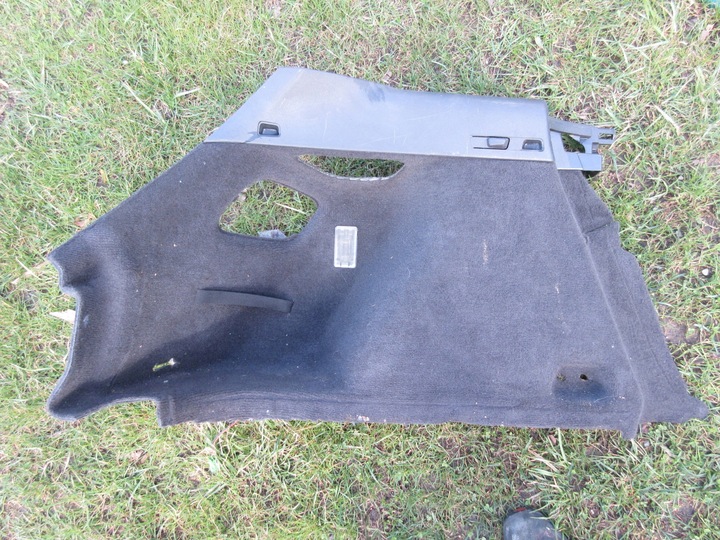 фото №1, Обивка боковина стена багажника левая volvo c30