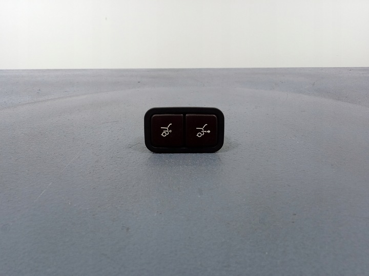 фото №1, E клас w211 універсал кнопка кришки зад 2118219251