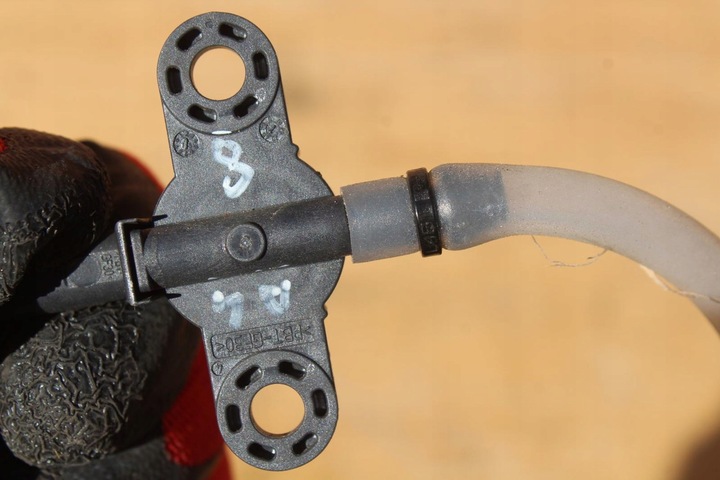 фото №7, Датчик ударный защиты пешеходов audi a4 s4 b9 2018