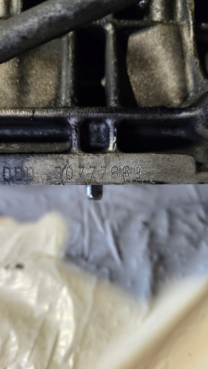 фото №11, Блок  двигуна 2.4 d5 volvo xc90 xc60 xc70 v70 2 3 s60 s80 2 30677367 d5244t