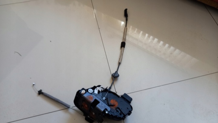 фото №1, Volvo xc60 замок дверь левый зад задний 30799326