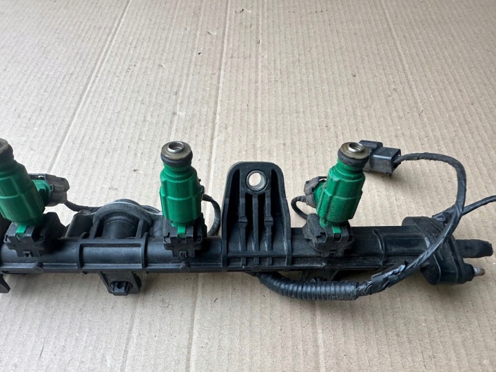 фото №13, Kia rio ii 1.4 16v паливна рейка  форсунки комплект 35310-37150