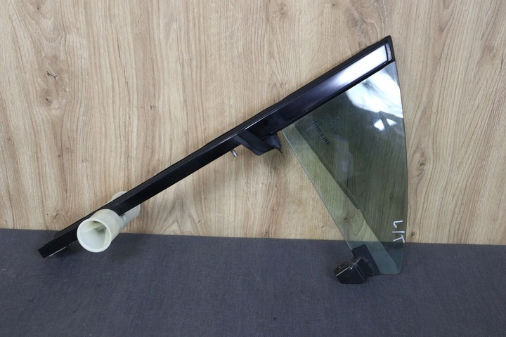 фото №1, Mercedes cls w219 стекло дверь левая зад задняя 07