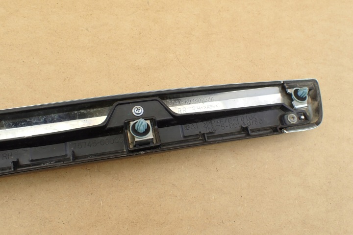 фото №11, Toyota land cruiser 08- молдинг двері права зад 7574160290 7507560140 oem номер