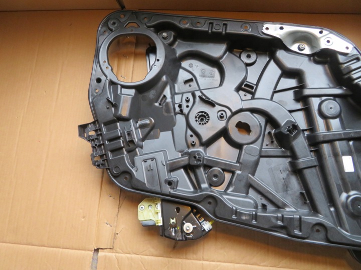 фото №10, Mercedes cla c118 купе підйомник вікна двері передніх лівих a1187200000