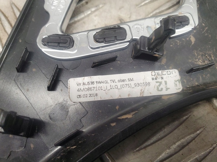 фото №7, Audi q7 4m 2018 ліва сторона планка двері передніх