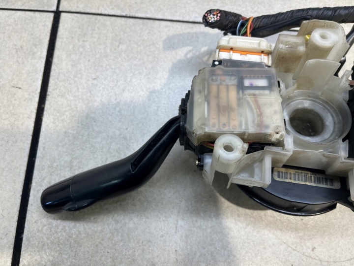 фото №8, Переключатель комбинированный mazda mpv 2.0 d ge6v17b122