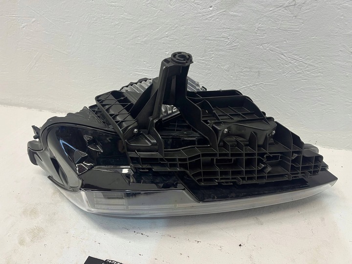 фото №14, Volvo ex30 лампа левая полный led 23 -