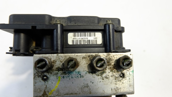 фото №11, Nissan note e11 1.4 16v блок керування abs 0265231732