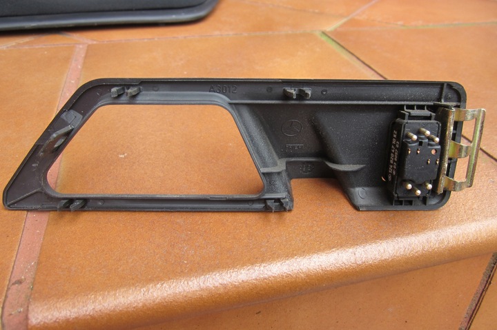 фото №8, Mercedes w124 124e e рамка ручка внутренней w боковина обивка дверь зад