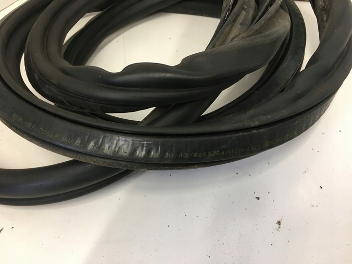 фото №15, Прокладка кришки багажника audi a4 b7 2004-2008 combi 8e9827705