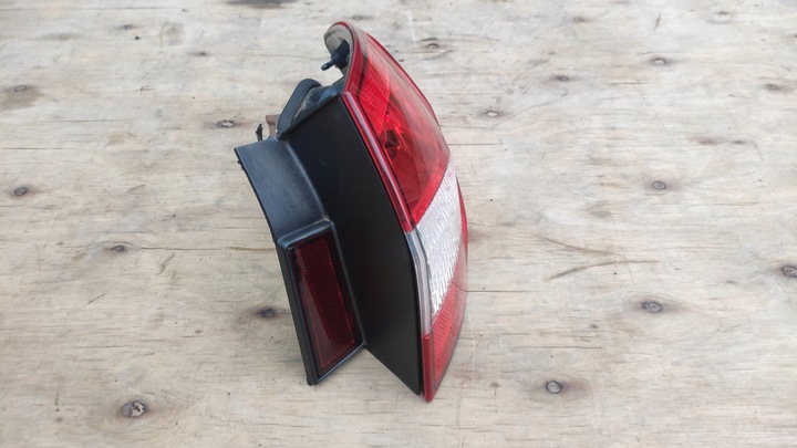 фото №6, Лампа правая зад правые w крыло ford fiesta mk7 sedan usa ae83 13b504 ac