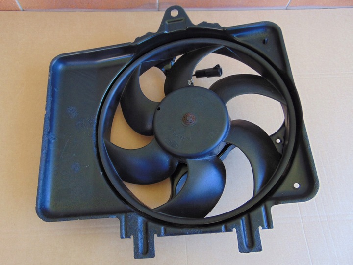 фото №1, Fiesta mk6 89-96 1.6 вентилятор корпус 92fb8146bc