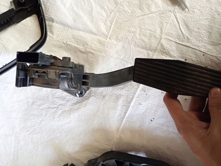 фото №3, Потенціометр педаль газу insignia a 2.0 cdti 13237352