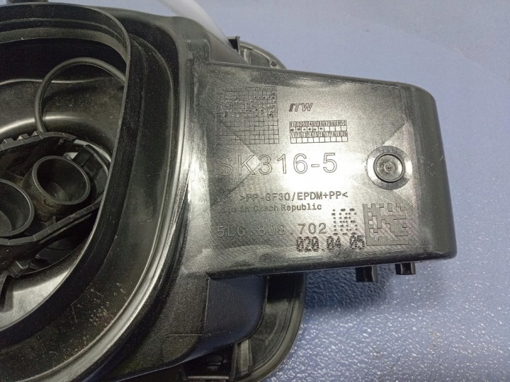 фото №6, Skoda elroq 50 24- кришка розетка заряджання 5lg809702 la7w