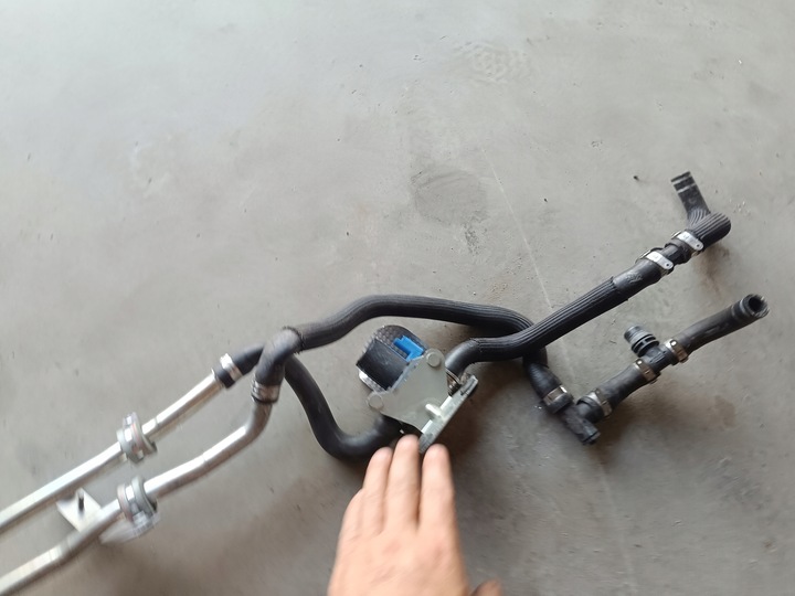 фото №5, Maserati levante sq4 3.0 труба шланг води помпа