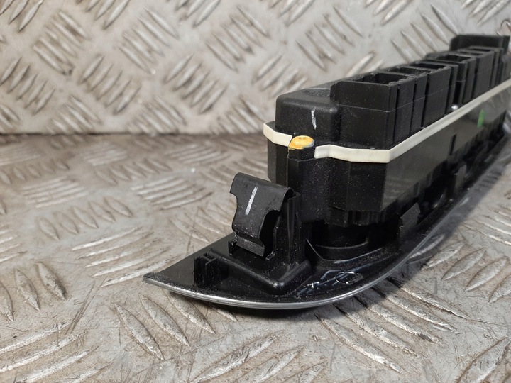 фото №12, Chevrolet silverado 12r панель перемикач скло