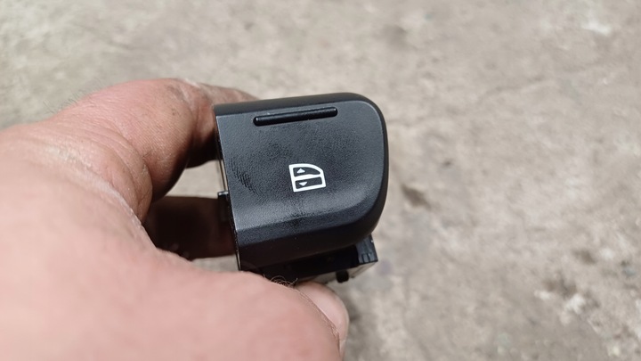 фото №1, Dacia spring переключатель стёкла