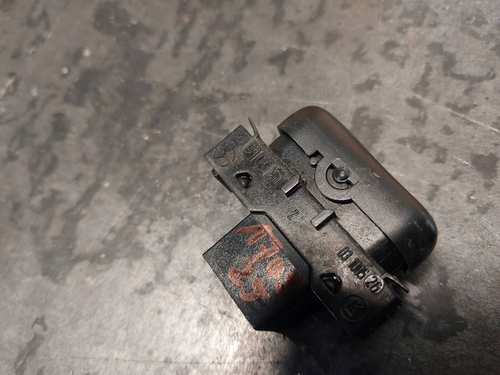 фото №6, Кнопка / вимикач датчик паркування pdc mercedes-benz w208 2108211451