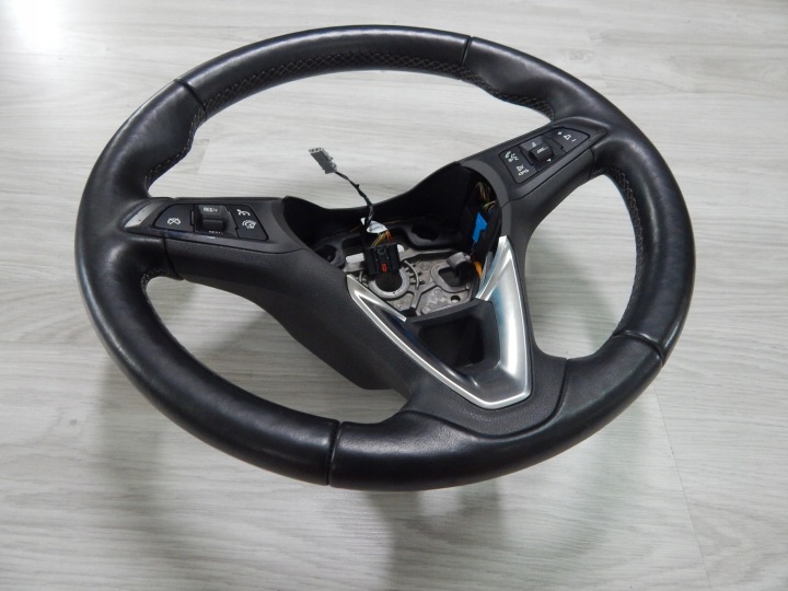 фото №10, Opel corsa e - кермо шкіра з підігрівом з підігрівом круїз-контроль оригінал