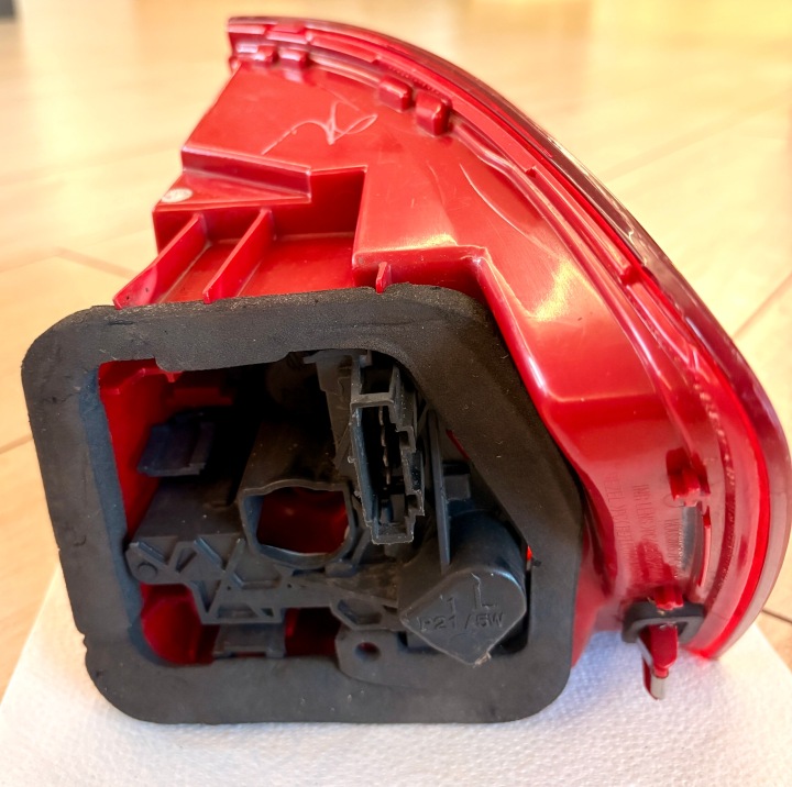 фото №6, Оригинальная фара левое зад 5c6945095 volkswagen jetta vi