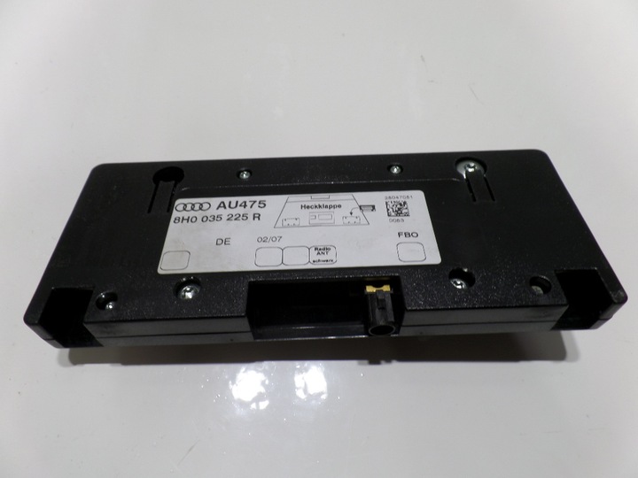 фото №1, Audi a4 b7 cabrio усилитель антенный 8h0035225r