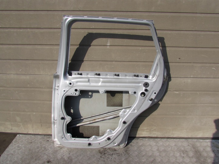 фото №10, Дверь правая зад volvo v50 04-12r 426-26
