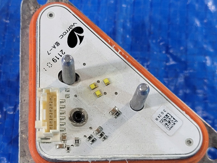 фото №6, Renault master iii | модуль правий перетворювач led лампи фара 00210658